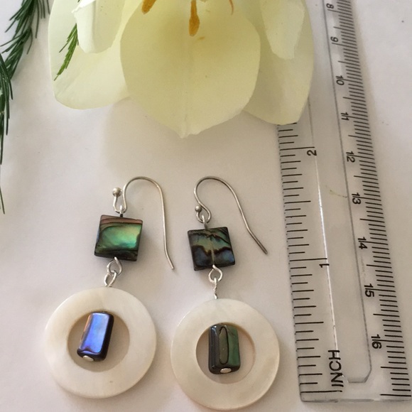 Genuine Abalone and Mother of Pearls earrings.🐚 - Picture 3 of 4